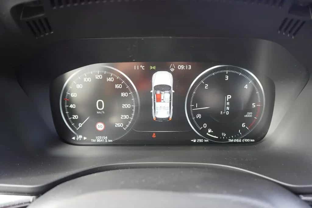 Volvo XC60 2.0 R Design AWD HarmanKardon ACC LED AHK 10/2019-photo-24