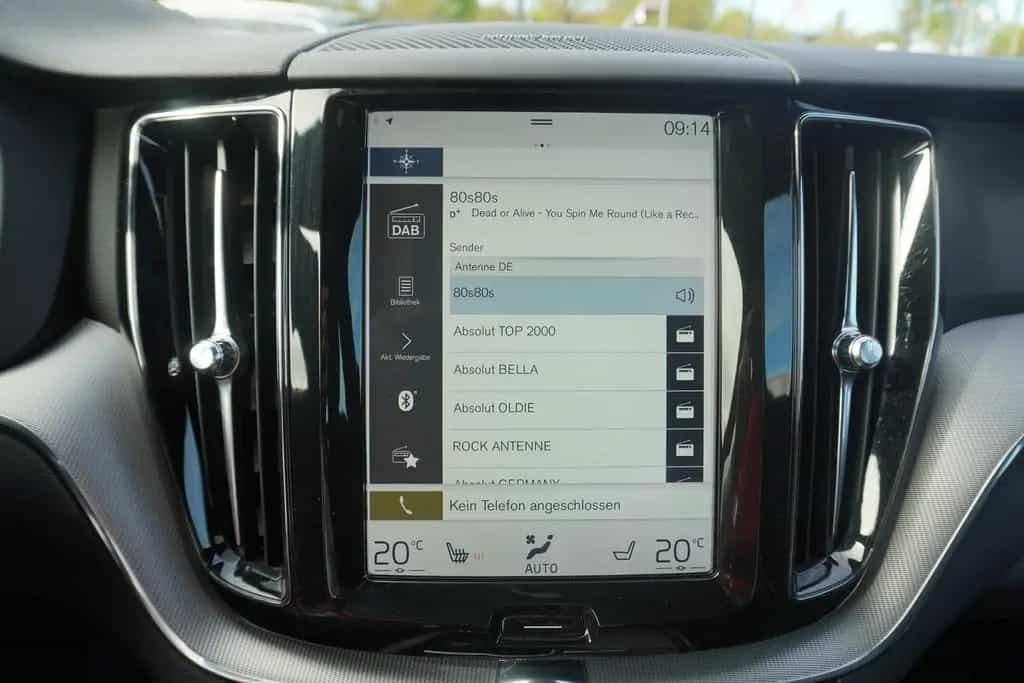 Volvo XC60 2.0 R Design AWD HarmanKardon ACC LED AHK 10/2019-photo-28
