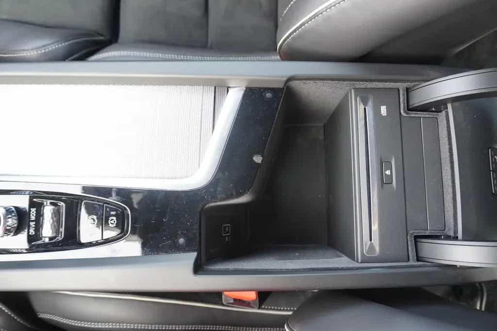 Volvo XC60 2.0 R Design AWD HarmanKardon ACC LED AHK 10/2019-photo-33