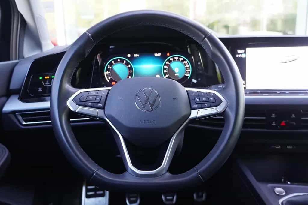 Volkswagen Golf VIII Variant 1.0 Active Navi Klimaaut. LED 03/2023-photo-9