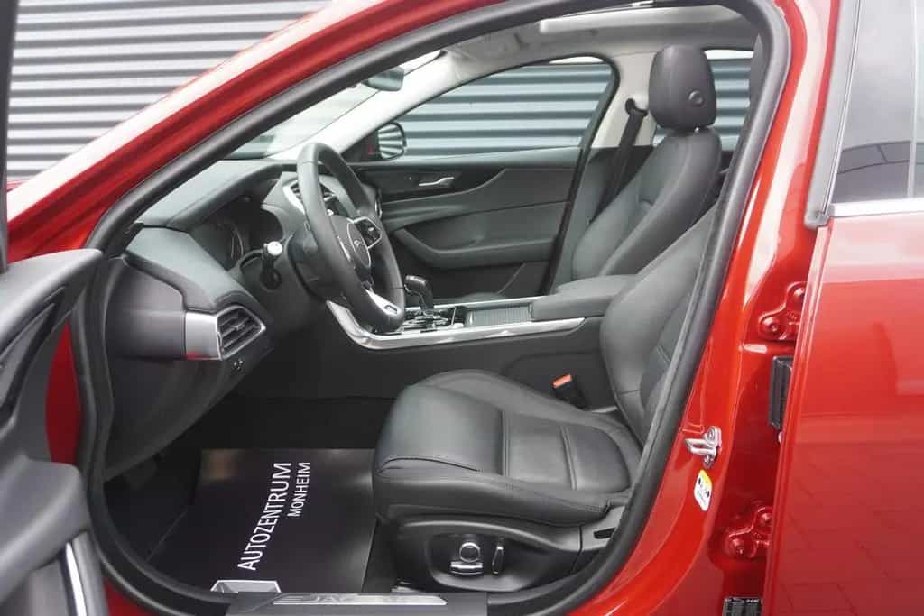 Jaguar XE S 2.0 AWD PANORAMA|KAMERA|APPLE|NAVI|ACC|LED 01/2020-photo-11