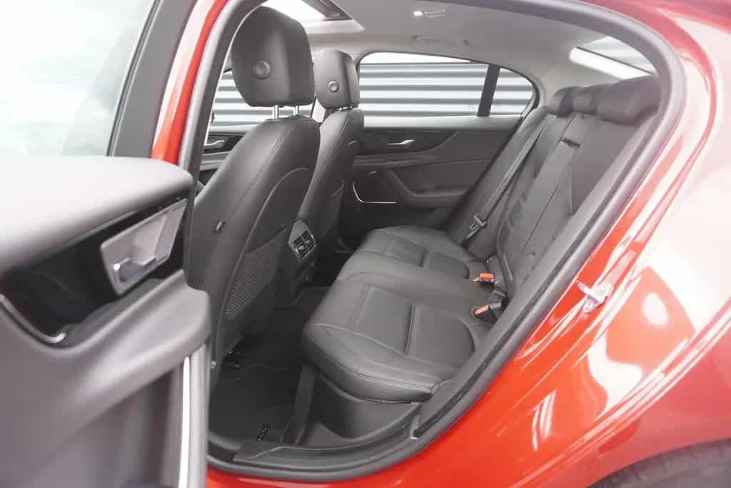 Jaguar XE S 2.0 AWD PANORAMA|KAMERA|APPLE|NAVI|ACC|LED 01/2020-photo-19