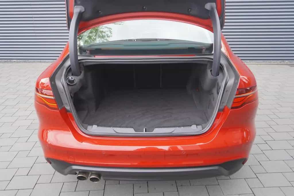 Jaguar XE S 2.0 AWD PANORAMA|KAMERA|APPLE|NAVI|ACC|LED 01/2020-photo-21