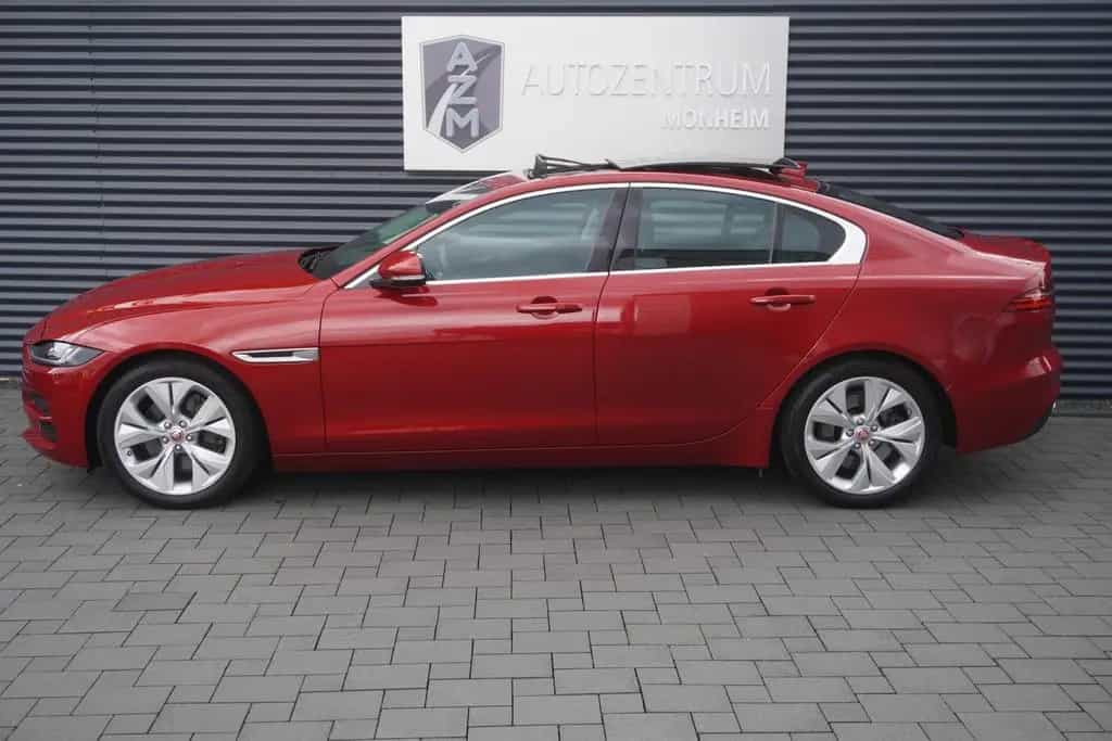 Jaguar XE S 2.0 AWD PANORAMA|KAMERA|APPLE|NAVI|ACC|LED 01/2020-photo-3