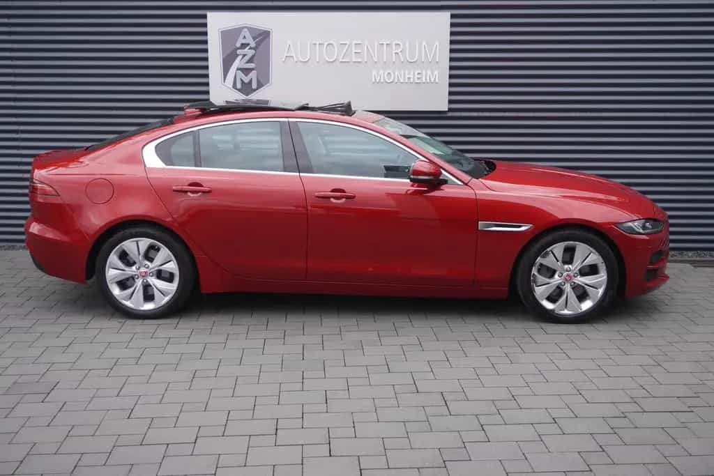 Jaguar XE S 2.0 AWD PANORAMA|KAMERA|APPLE|NAVI|ACC|LED 01/2020-photo-4