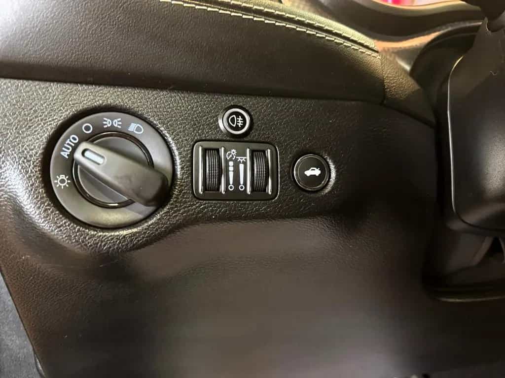 Dodge Challenger 6.2 SRT Hellcat / Keyless / SHZ / SBL 07/2022-photo-24