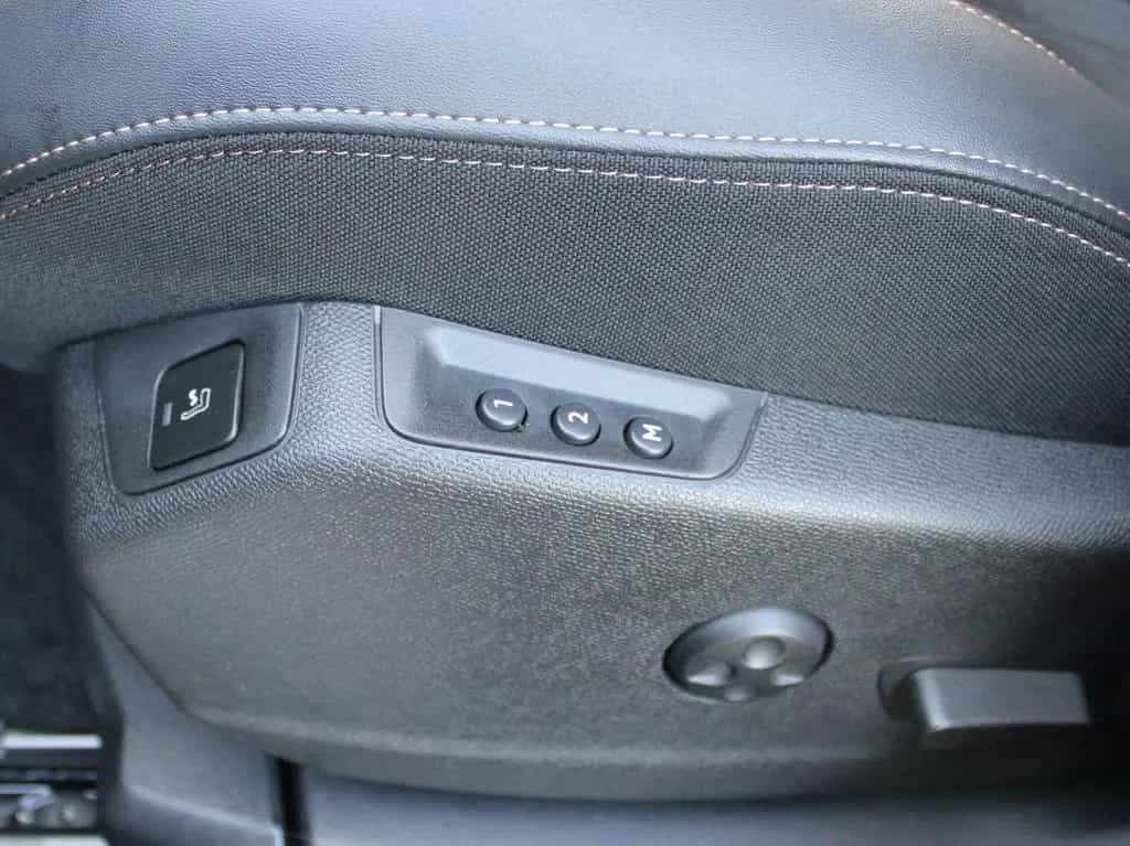 Peugeot 3008 GT Puretech ALC./SHZ/NAV/SPUR/NACHT/LED/ACC 11/2023-photo-32