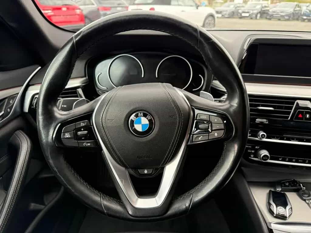 BMW 520 d xDrive Sport Line Automatik*Teilleder*Pano 11/2018-photo-10