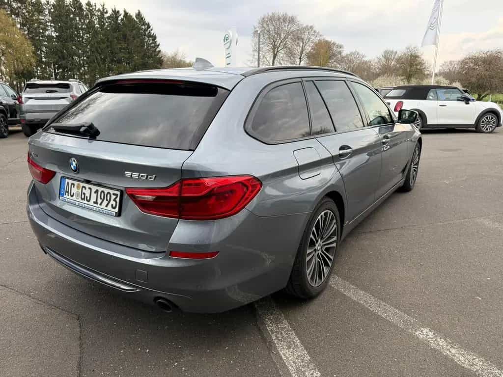 BMW 520 d xDrive Sport Line Automatik*Teilleder*Pano 11/2018-photo-4