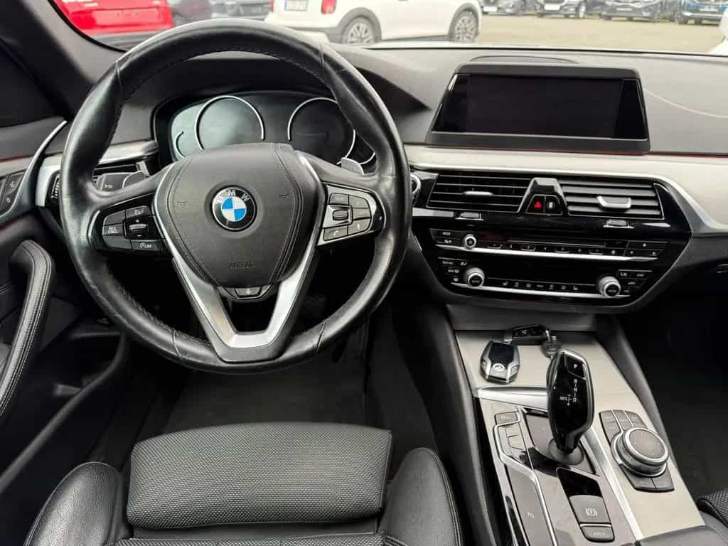 BMW 520 d xDrive Sport Line Automatik*Teilleder*Pano 11/2018-photo-9