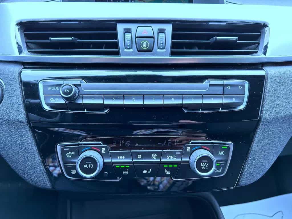 BMW X1 xDrive 20 i Aut. Navi LED Klima Pdc Tüv NEU 10/2016-photo-11