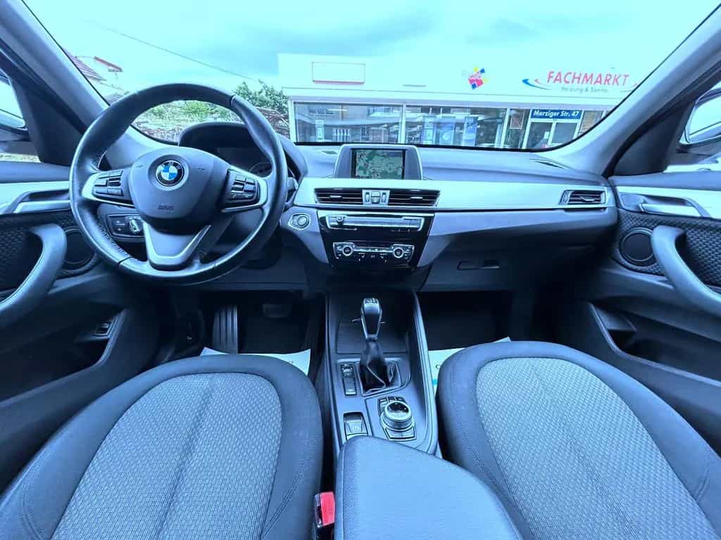 BMW X1 xDrive 20 i Aut. Navi LED Klima Pdc Tüv NEU 10/2016-photo-12