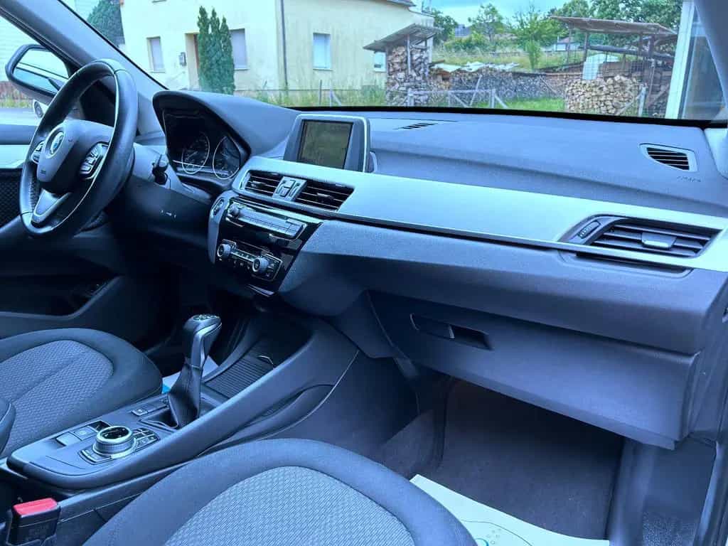 BMW X1 xDrive 20 i Aut. Navi LED Klima Pdc Tüv NEU 10/2016-photo-14