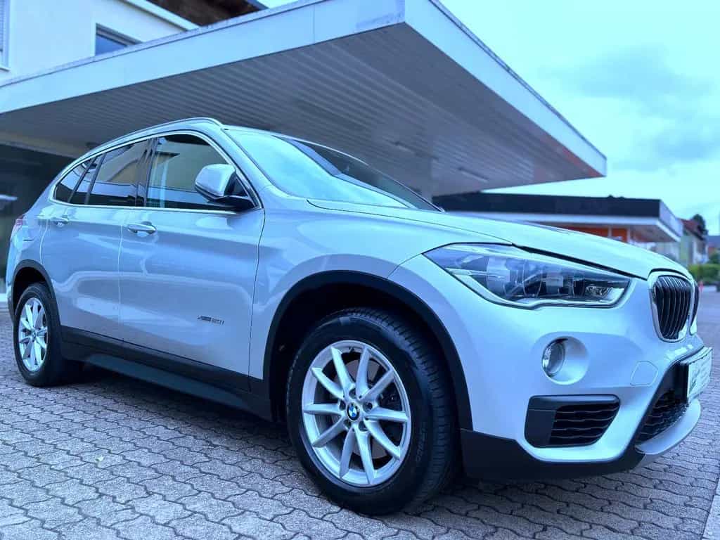 BMW X1 xDrive 20 i Aut. Navi LED Klima Pdc Tüv NEU 10/2016-photo-2