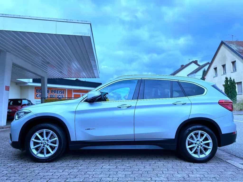 BMW X1 xDrive 20 i Aut. Navi LED Klima Pdc Tüv NEU 10/2016-photo-3