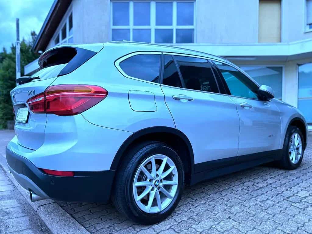 BMW X1 xDrive 20 i Aut. Navi LED Klima Pdc Tüv NEU 10/2016-photo-8