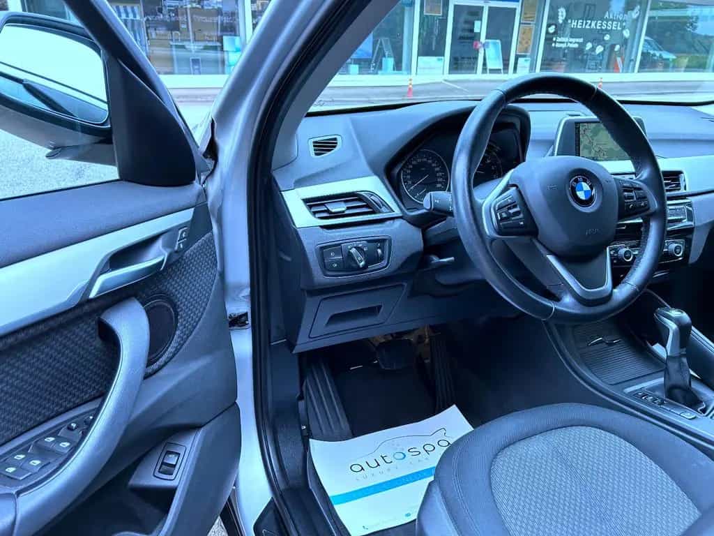 BMW X1 xDrive 20 i Aut. Navi LED Klima Pdc Tüv NEU 10/2016-photo-9