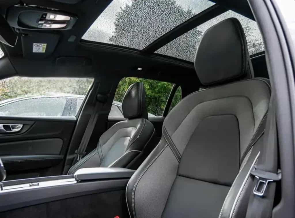 Volvo V60 B4 D Auto Plus Dark 12/2024-photo-5