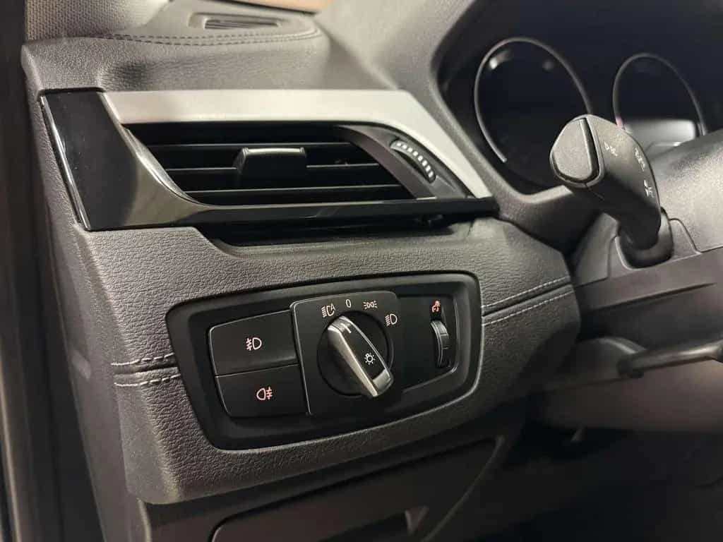 BMW xDrive 20i /LED/Navi/Ahk/VZE/Park-Ass 07/2019-photo-21