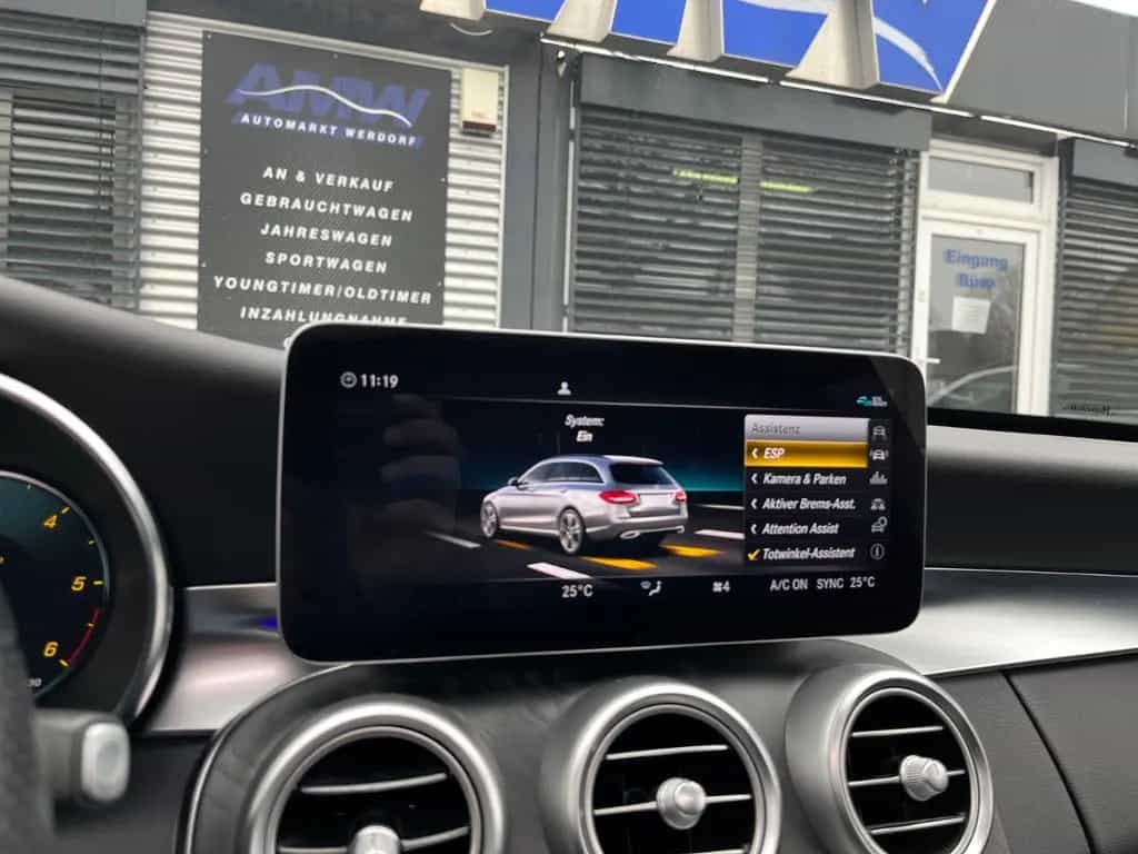 Mercedes-Benz C-Class 300 d 4Matic AMG-LINE PANO*BURMESTER*WIDESCREE 11/2020-photo-33