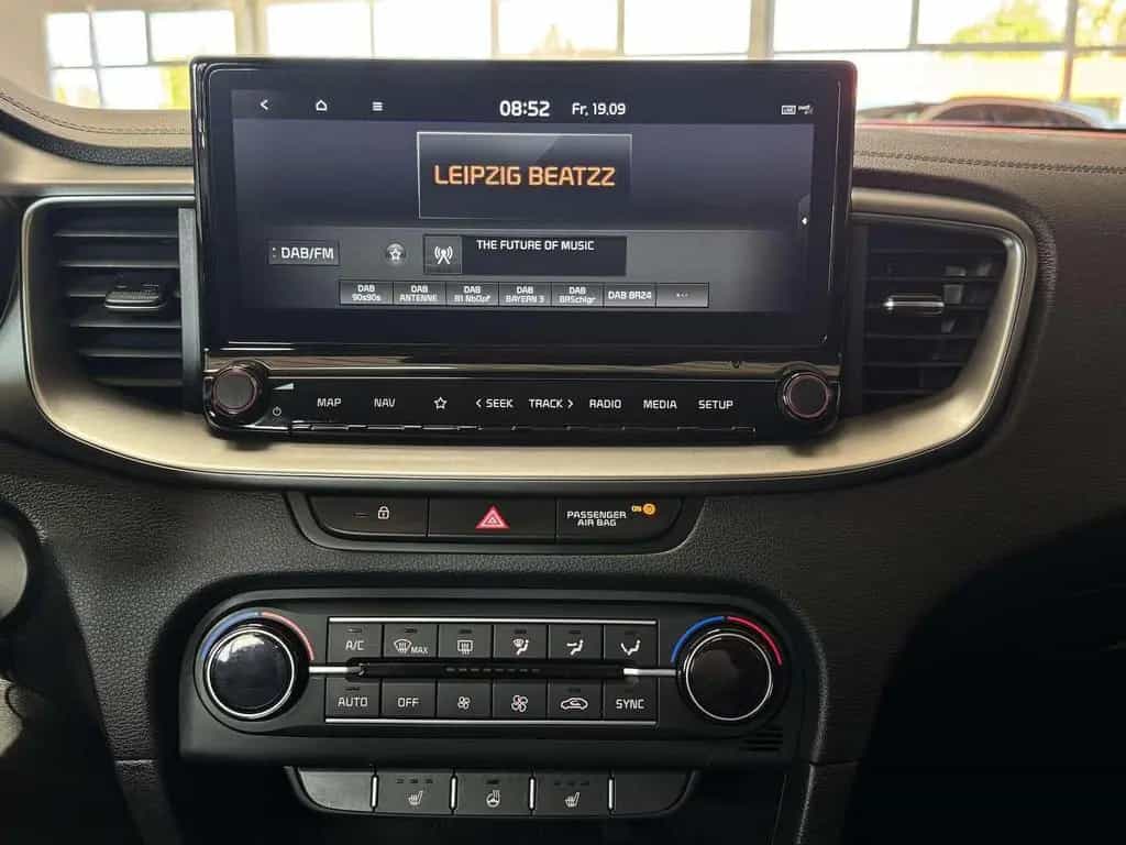 Kia cee´d Autom. /LED/Navi/Spur/Cam/Ahk 04/2021-photo-18
