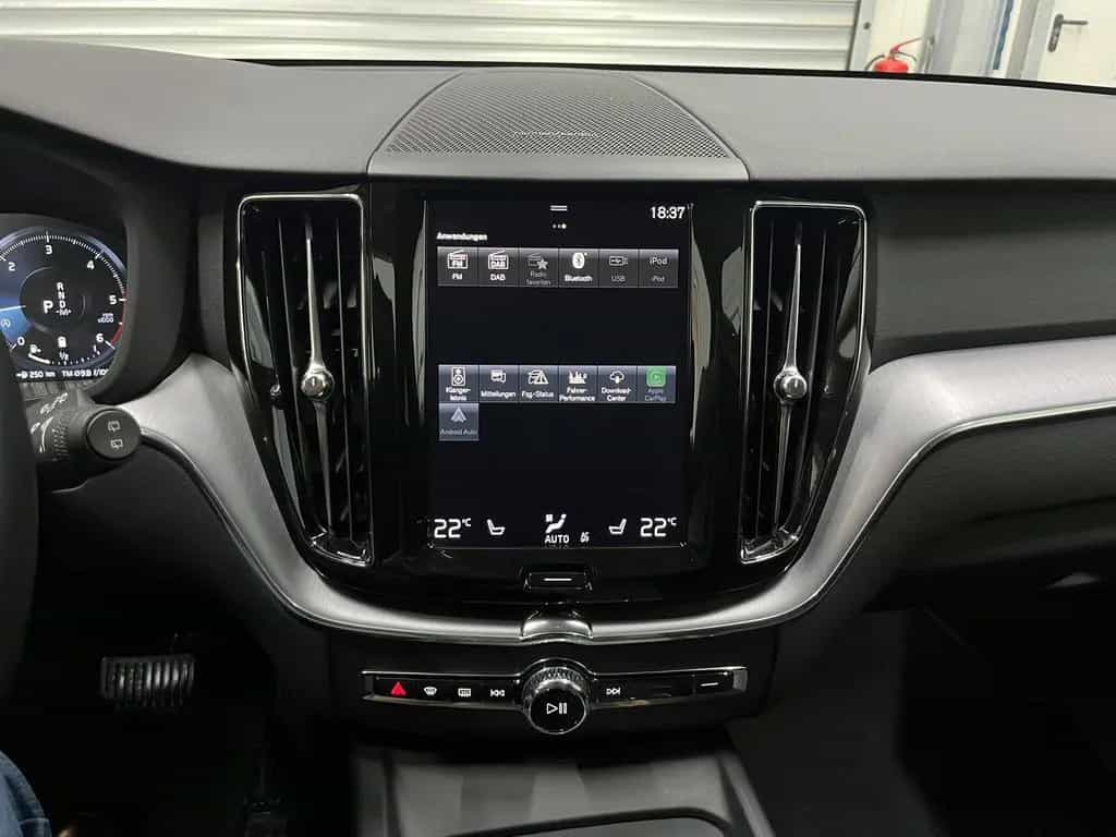 Volvo XC60 Momentum ProKamera/AHK/LED/Harman-Kardon 01/2021-photo-10