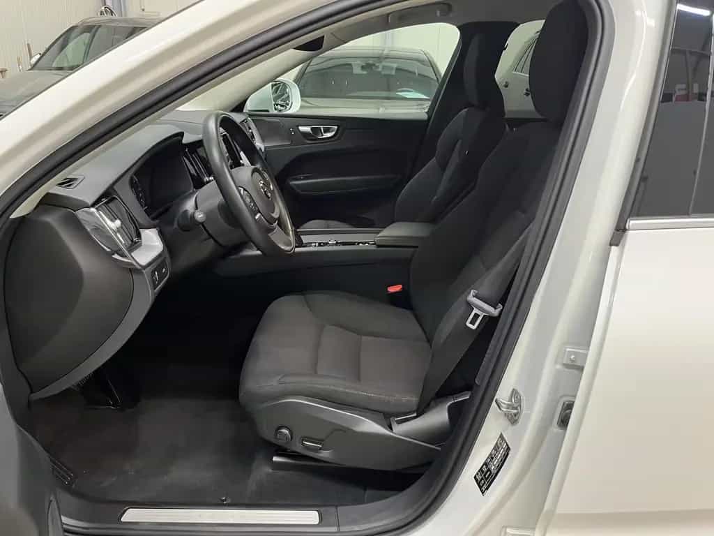 Volvo XC60 Momentum ProKamera/AHK/LED/Harman-Kardon 01/2021-photo-7