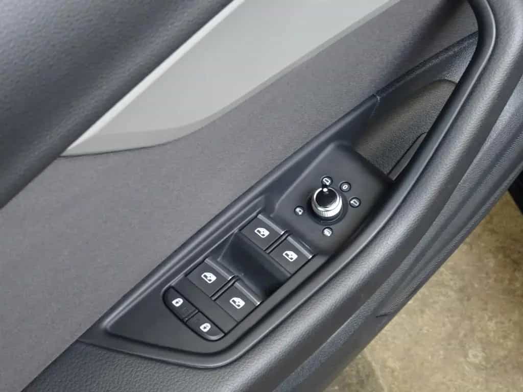 Audi A4 40 2.0 TDI*OPTIK SPORT PAKET*GARANTIE B.12/27 03/2023-photo-8