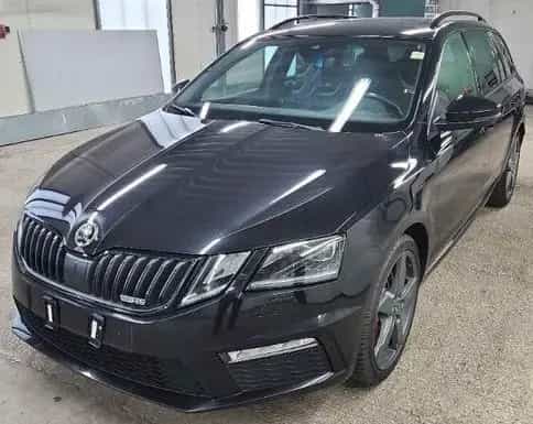 Skoda Octavia Combi RS*Black Paket*AHK*Standheizung* 04/2018-photo-1