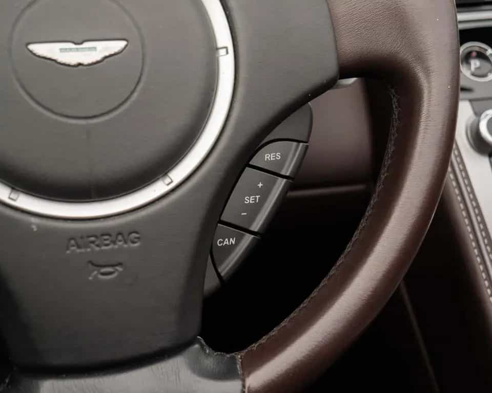 Aston Martin DB9 6.0 Volante 08/2015-photo-15