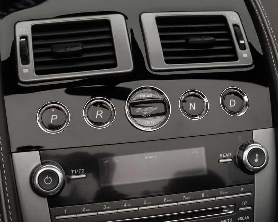 Aston Martin DB9 6.0 Volante 08/2015-photo-17