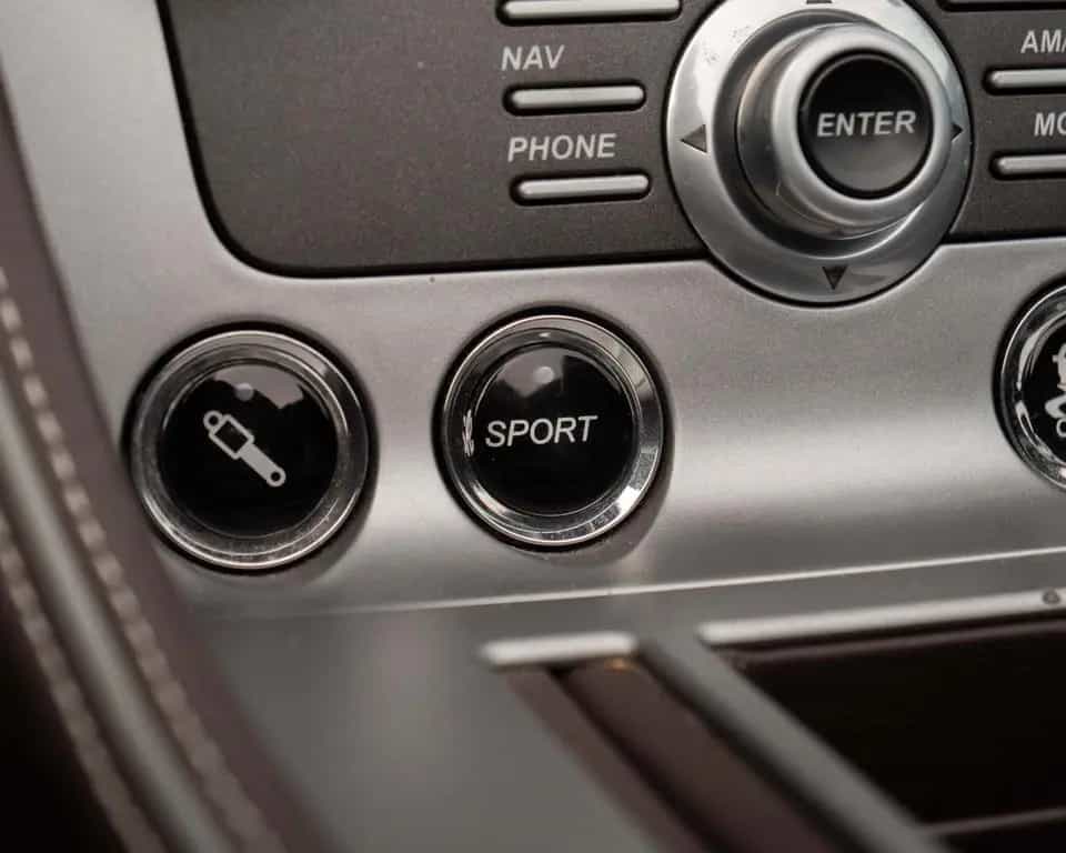 Aston Martin DB9 6.0 Volante 08/2015-photo-18