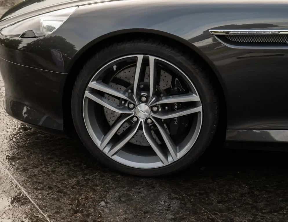Aston Martin DB9 6.0 Volante 08/2015-photo-4