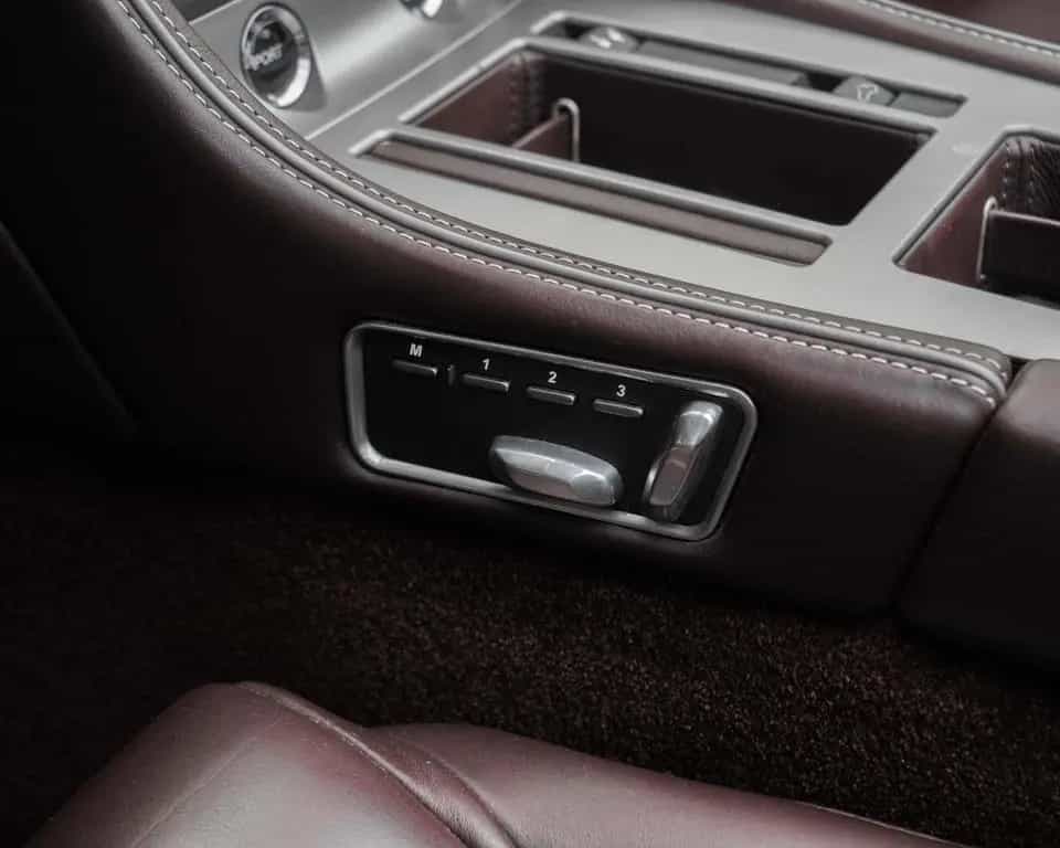 Aston Martin DB9 6.0 Volante 08/2015-photo-9