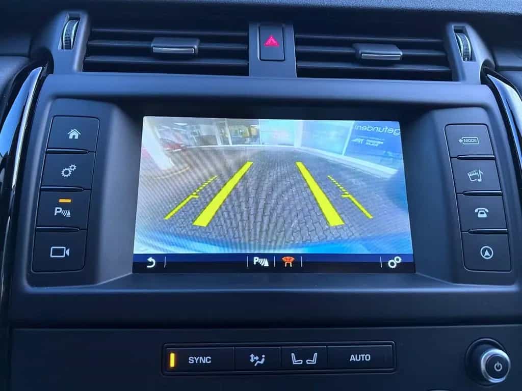 Land Rover Discovery 5 Aut. 2,0 Ltr. Navi Klima Kamera Alu 05/2017-photo-11