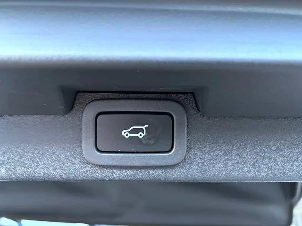 Land Rover Discovery 5 Aut. 2,0 Ltr. Navi Klima Kamera Alu 05/2017-photo-18