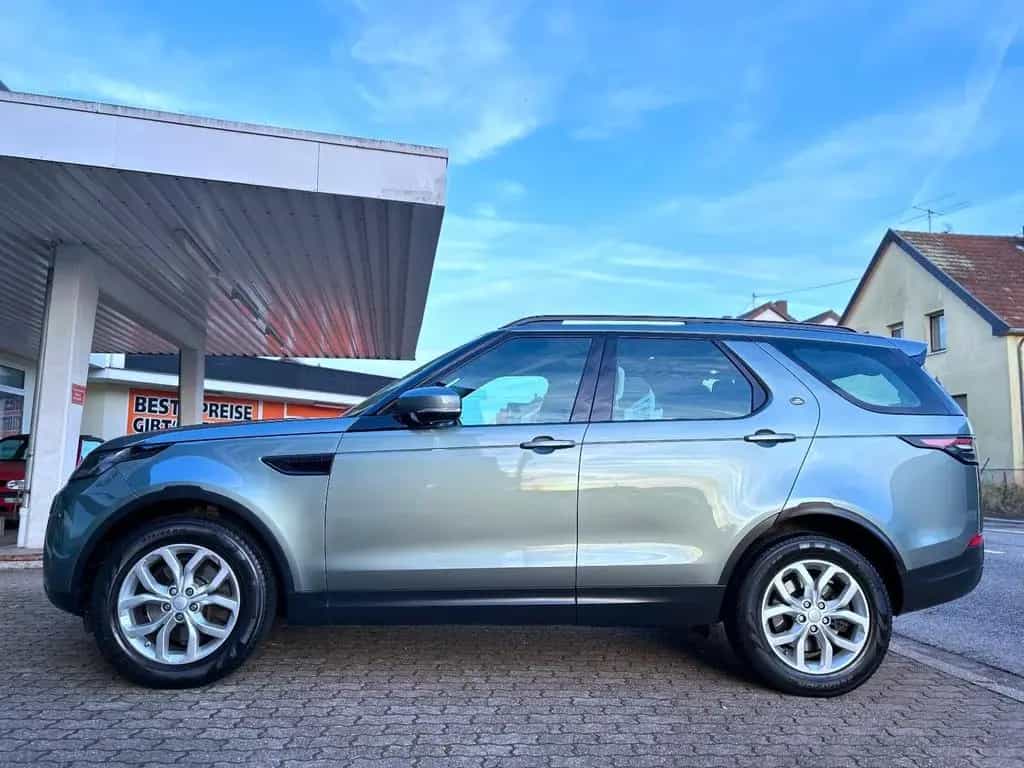Land Rover Discovery 5 Aut. 2,0 Ltr. Navi Klima Kamera Alu 05/2017-photo-4