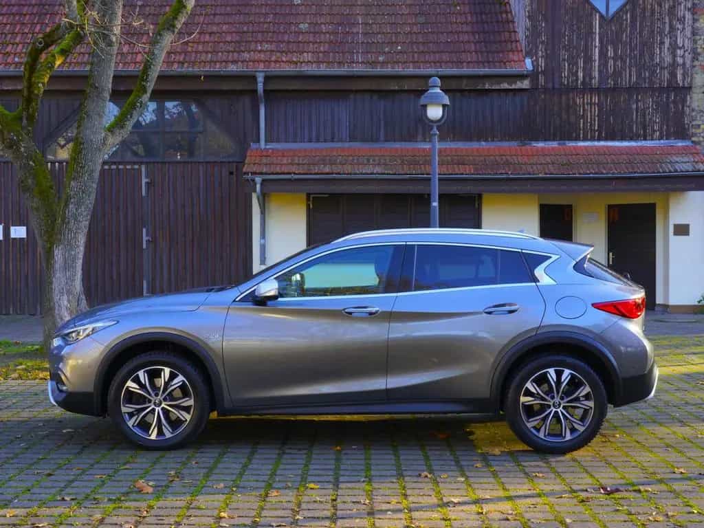 Infiniti QX30 2.2d Luxe Premium Sport Auto.*BOSE~Navi~Pan 08/2016-photo-3