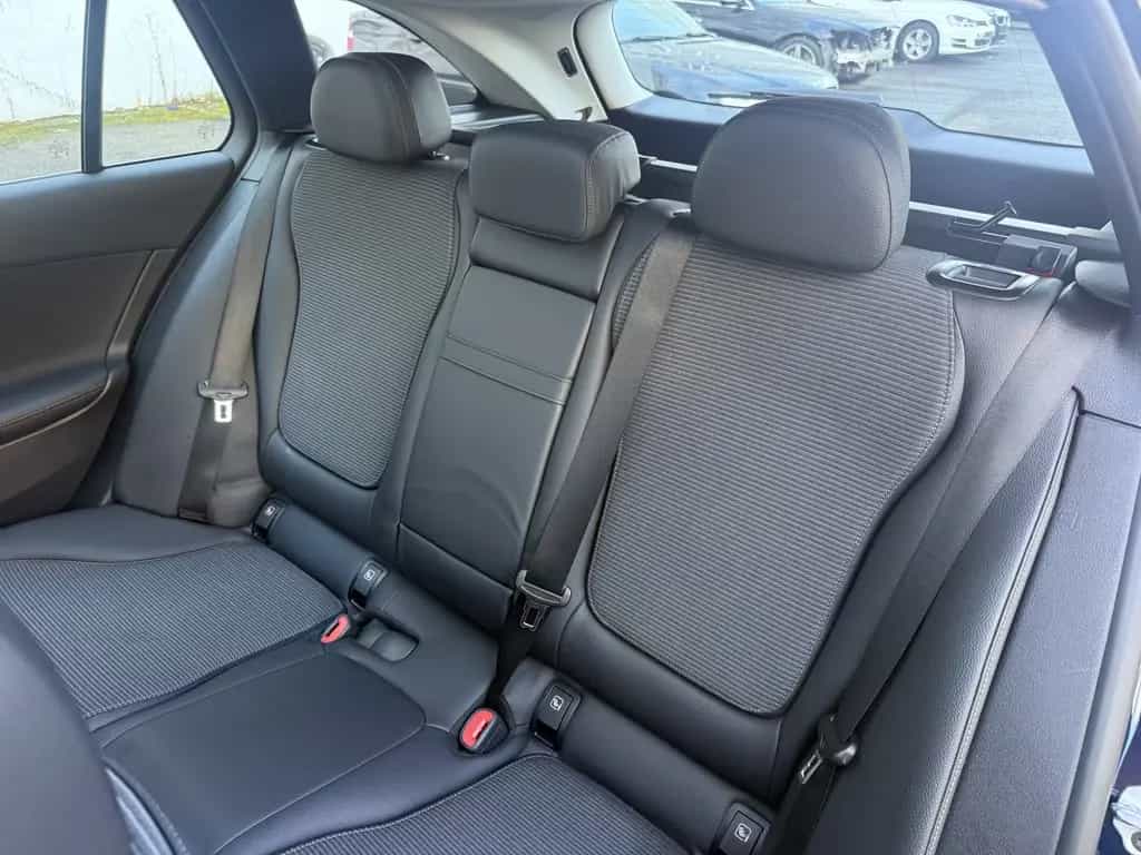 Mercedes-Benz C 220 d Avantgarde LED Distronic Rü-Kamera Pano 06/2022-photo-14