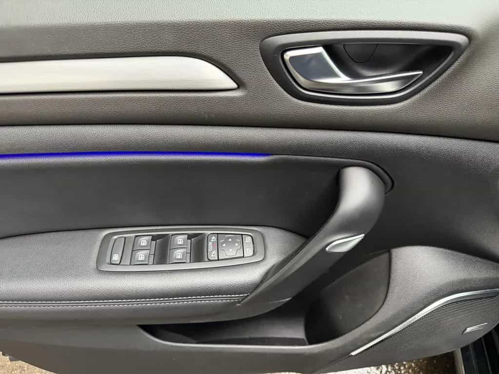 Renault Megane BOSE-Edition LED Navi HUD Virtual Kamera 03/2018-photo-28