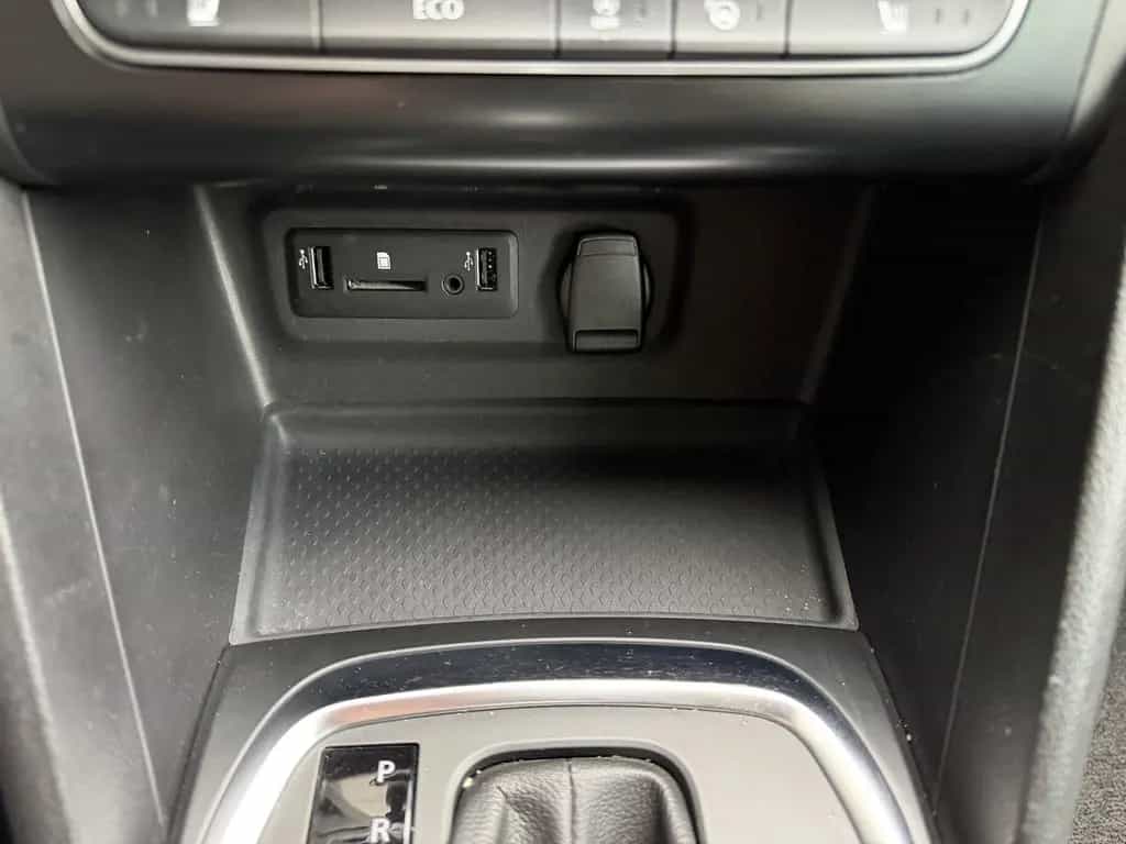 Renault Megane BOSE-Edition LED Navi HUD Virtual Kamera 03/2018-photo-36