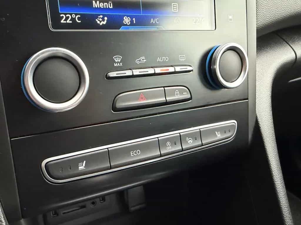 Renault Megane BOSE-Edition LED Navi HUD Virtual Kamera 03/2018-photo-37