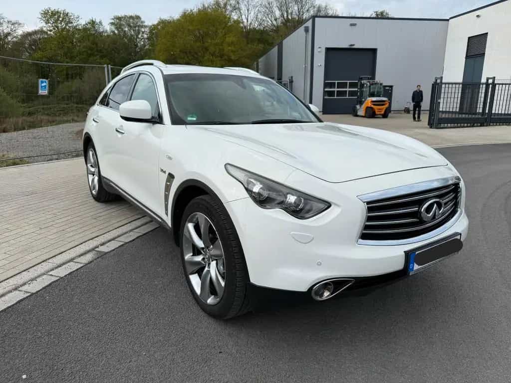 Infiniti QX70 30dS Premium 05/2016-photo-1