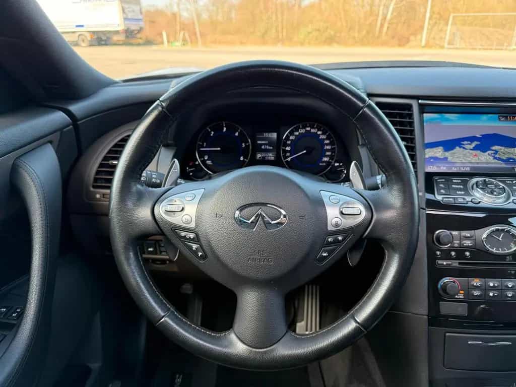 Infiniti QX70 30dS Premium 05/2016-photo-4