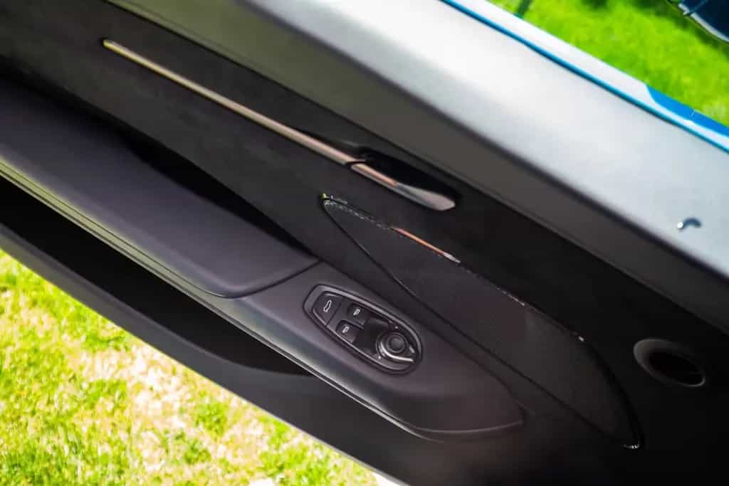 Aston Martin V8 Vantage Carbon /360 Cam/Warranty/Adapt. Susp./Track Mode 09/2024-photo-12
