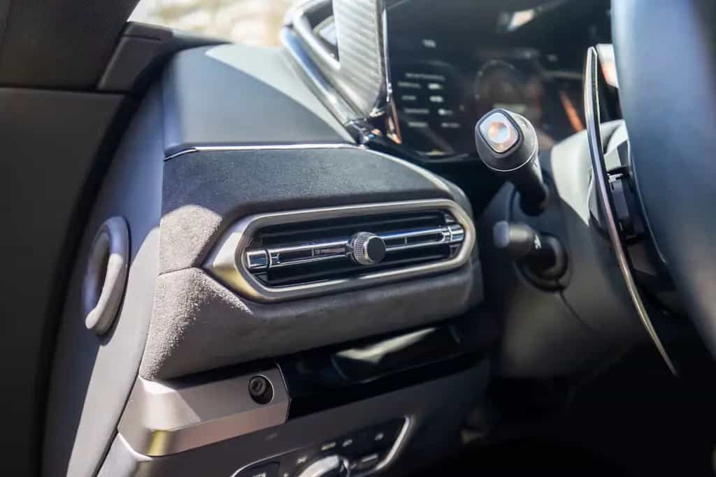 Aston Martin V8 Vantage Carbon /360 Cam/Warranty/Adapt. Susp./Track Mode 09/2024-photo-13