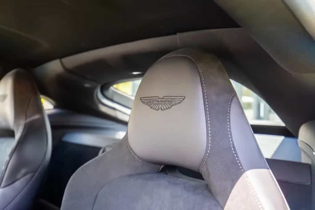 Aston Martin V8 Vantage Carbon /360 Cam/Warranty/Adapt. Susp./Track Mode 09/2024-photo-16