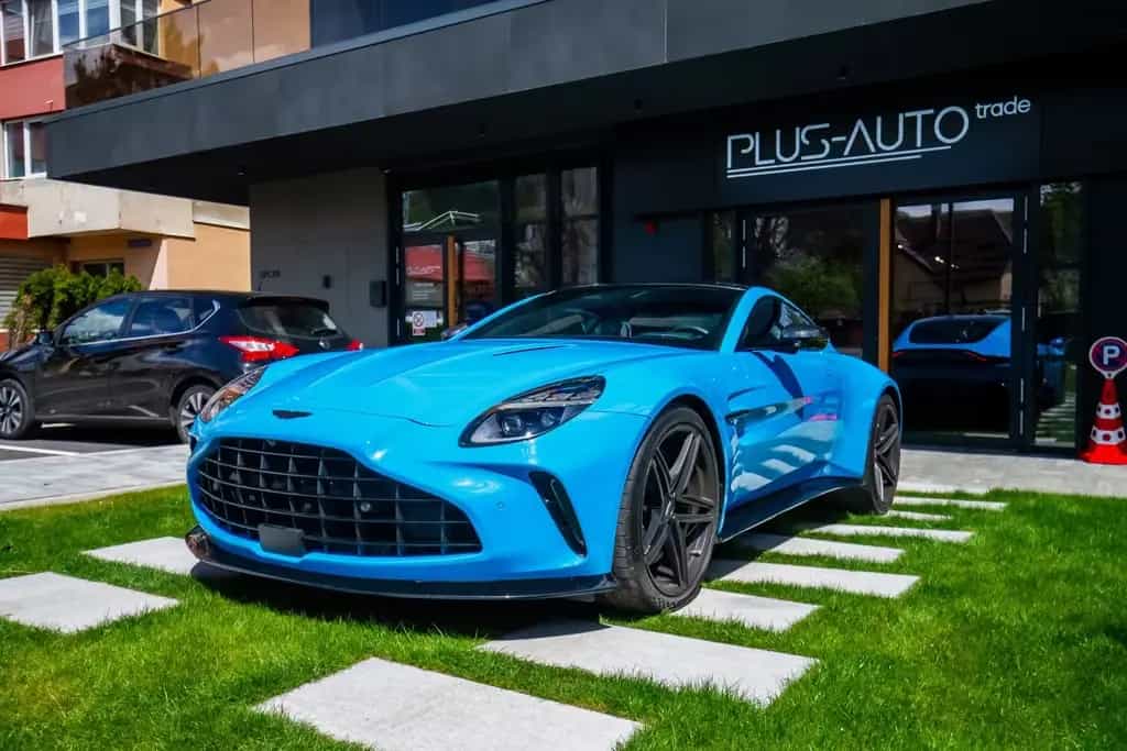 Aston Martin V8 Vantage Carbon /360 Cam/Warranty/Adapt. Susp./Track Mode 09/2024-photo-2