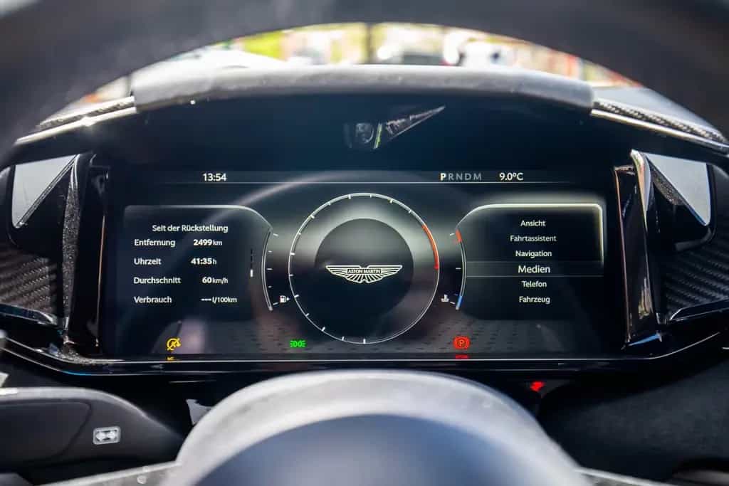Aston Martin V8 Vantage Carbon /360 Cam/Warranty/Adapt. Susp./Track Mode 09/2024-photo-20