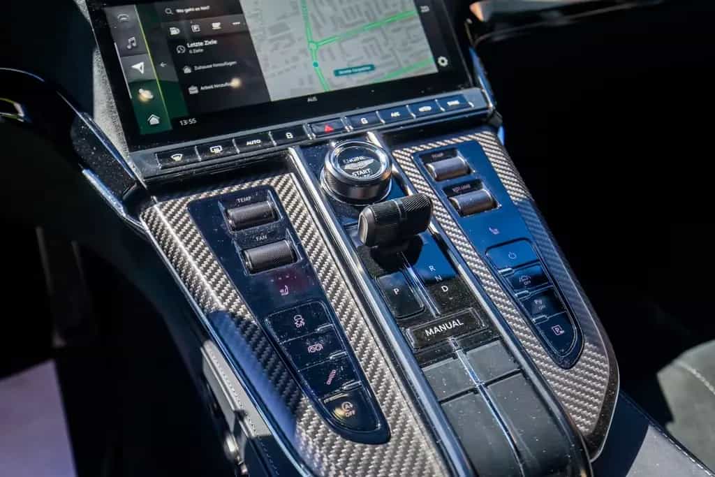 Aston Martin V8 Vantage Carbon /360 Cam/Warranty/Adapt. Susp./Track Mode 09/2024-photo-21